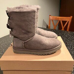 UGG Womens Bailey Bow II Grey